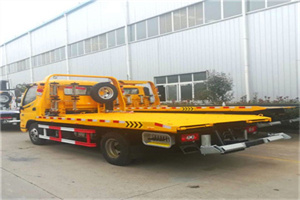 和田地区附近拖车救援搭电