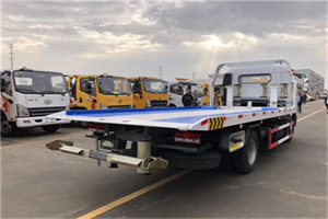 和田地区汽车救援补胎